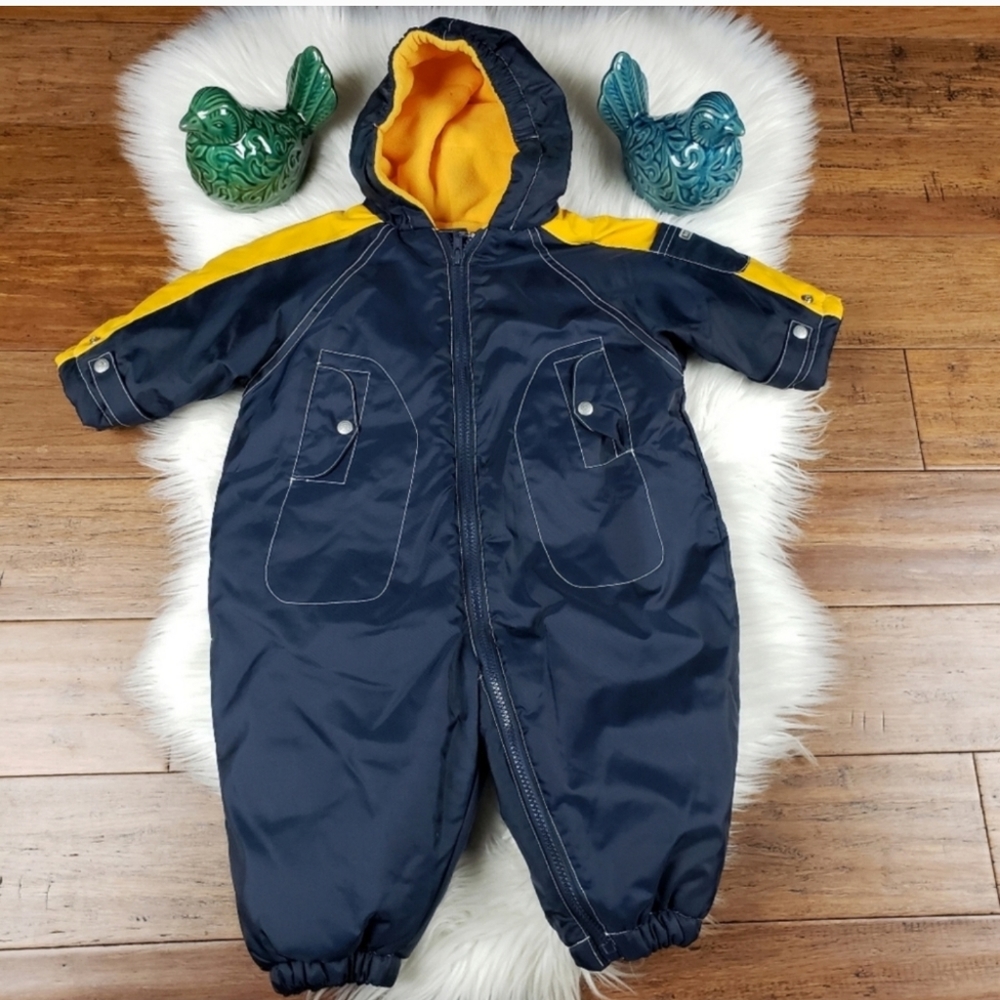 Gap baby vintage puffer snowsuit 6-12mon
